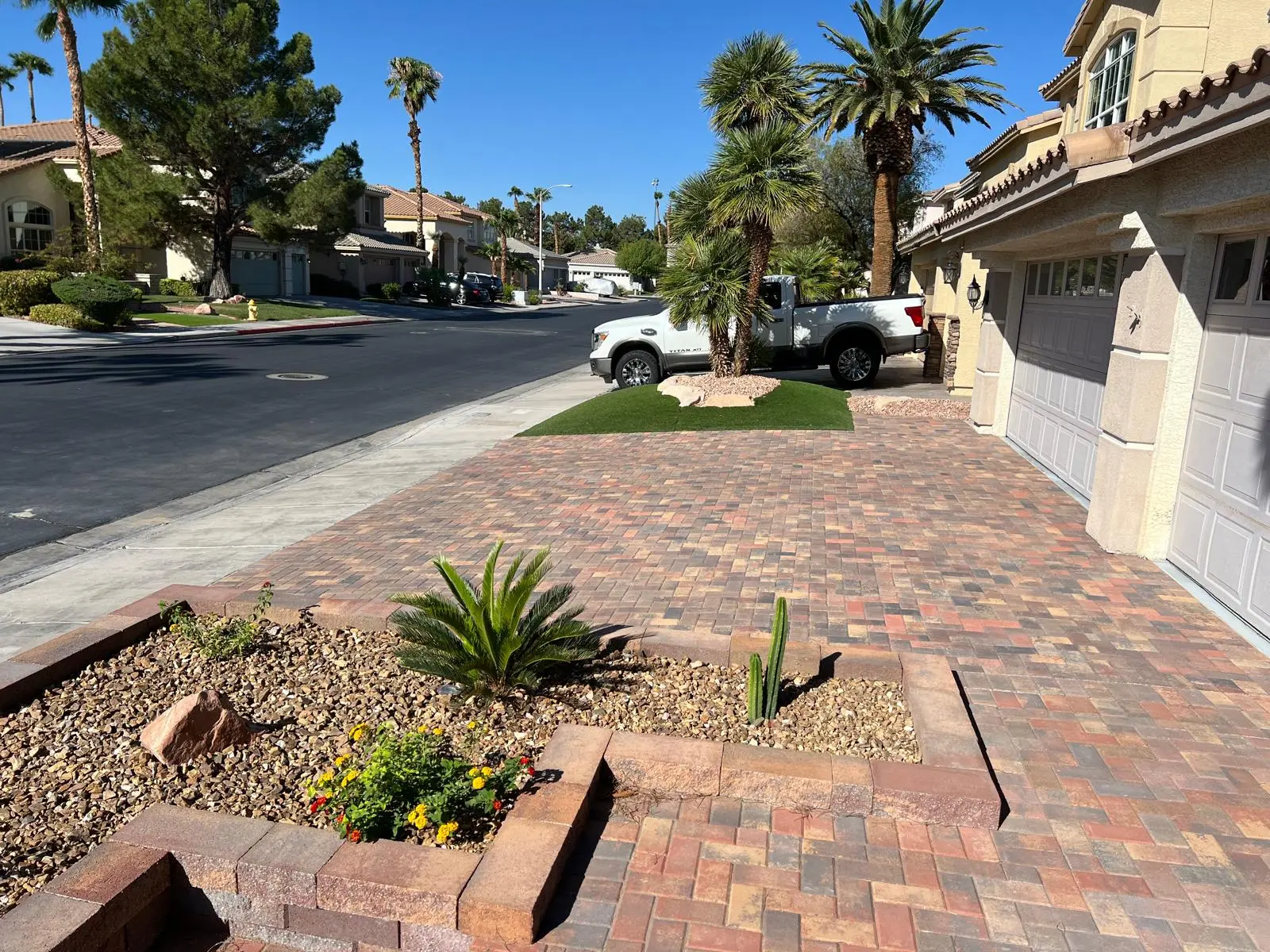 Paver driveway in Las Vegas engineered to carry vehicle weight without cracking
