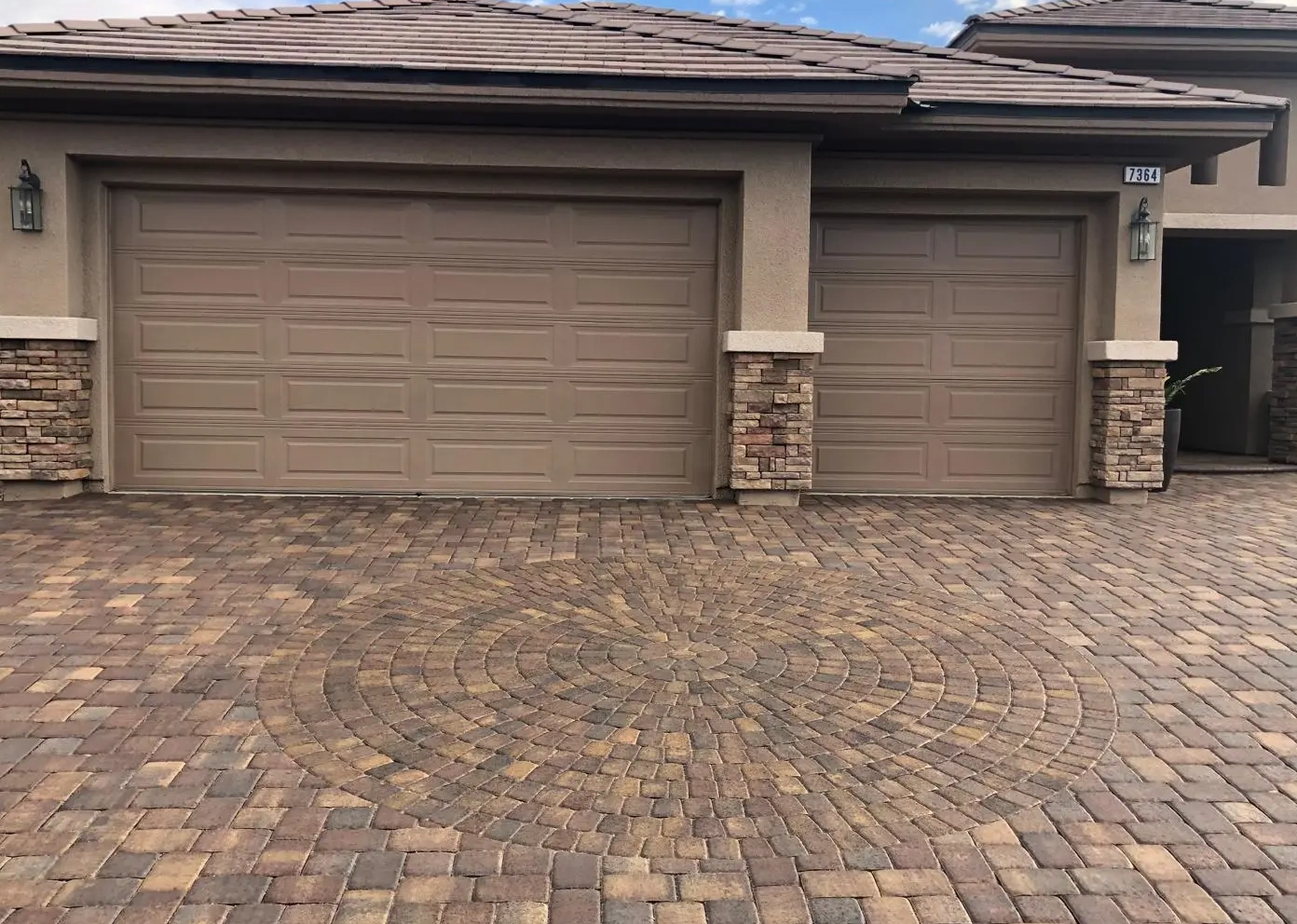 Paver driveway in Las Vegas with decorative border banding