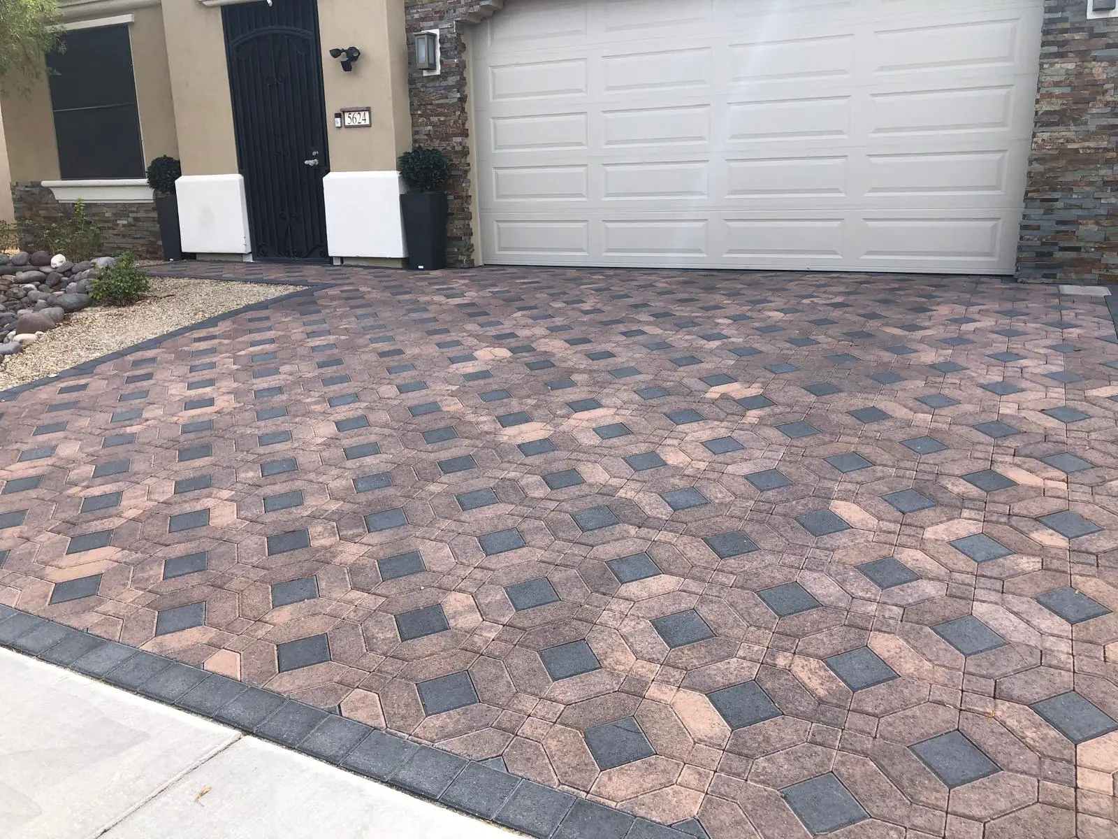 Paver driveway in Las Vegas boosting front-yard curb appeal