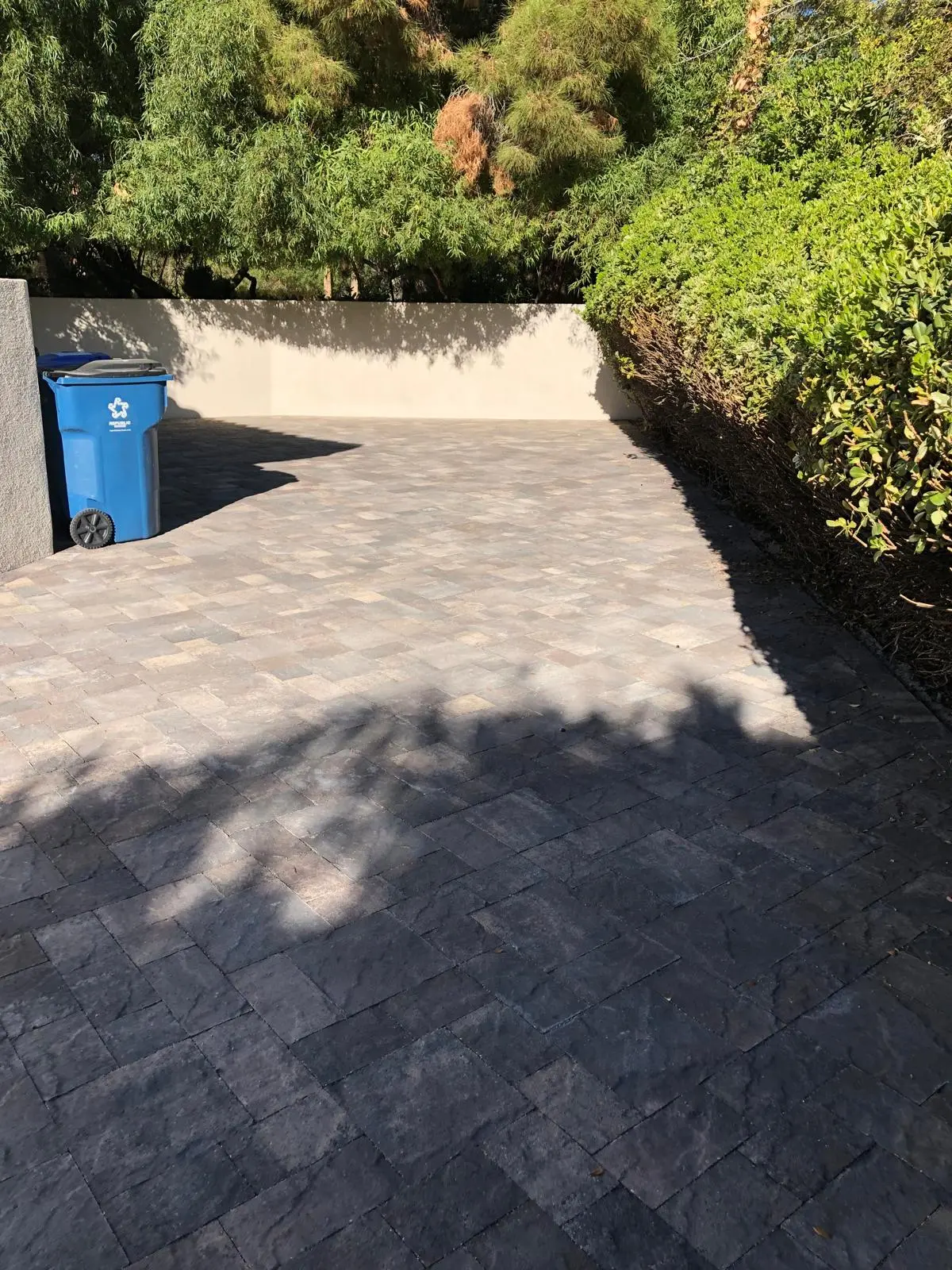 Paver driveway in Las Vegas with a sealed, fade-resistant finish