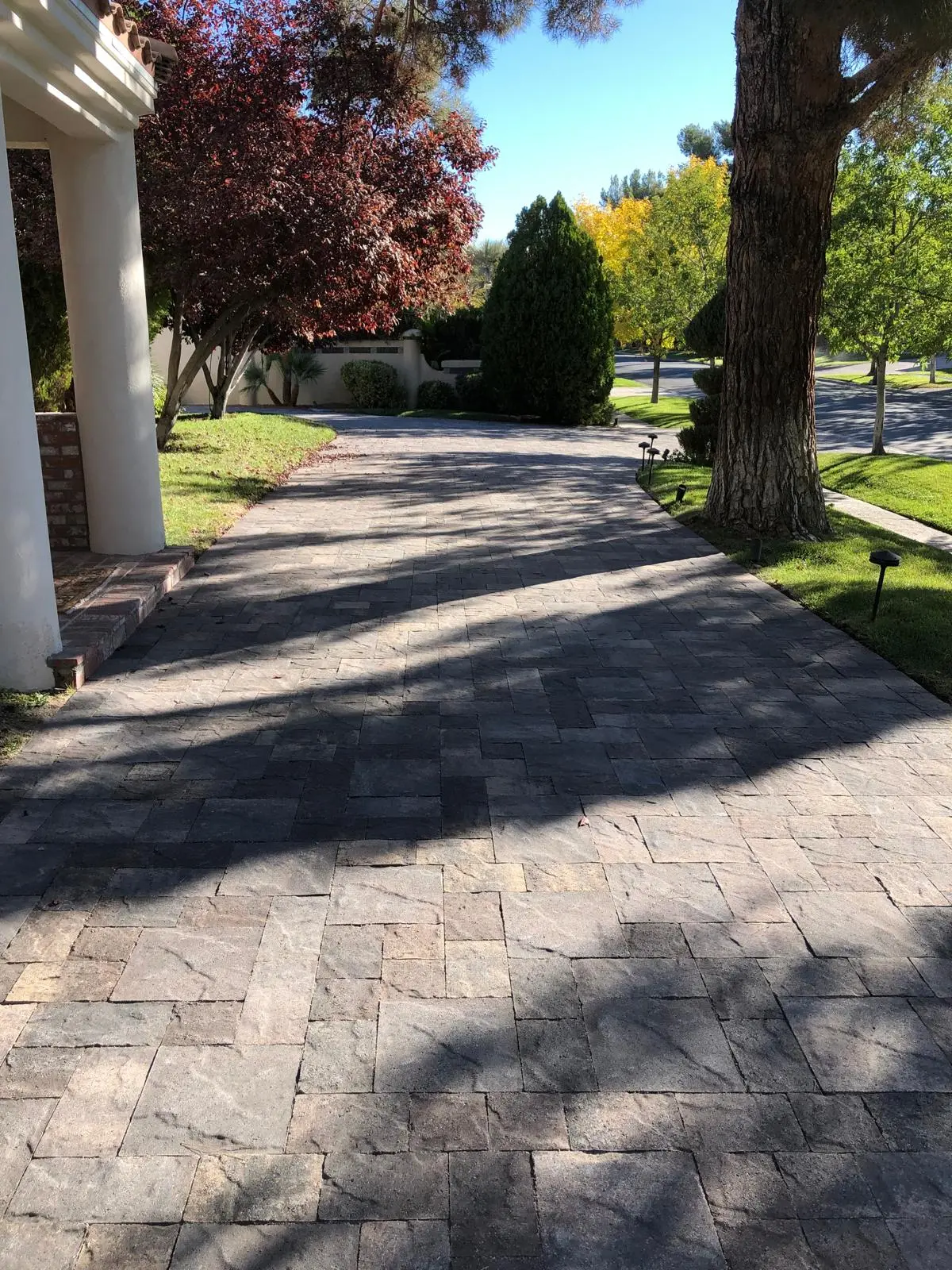 Paver driveway in Las Vegas in a classic charcoal paver blend