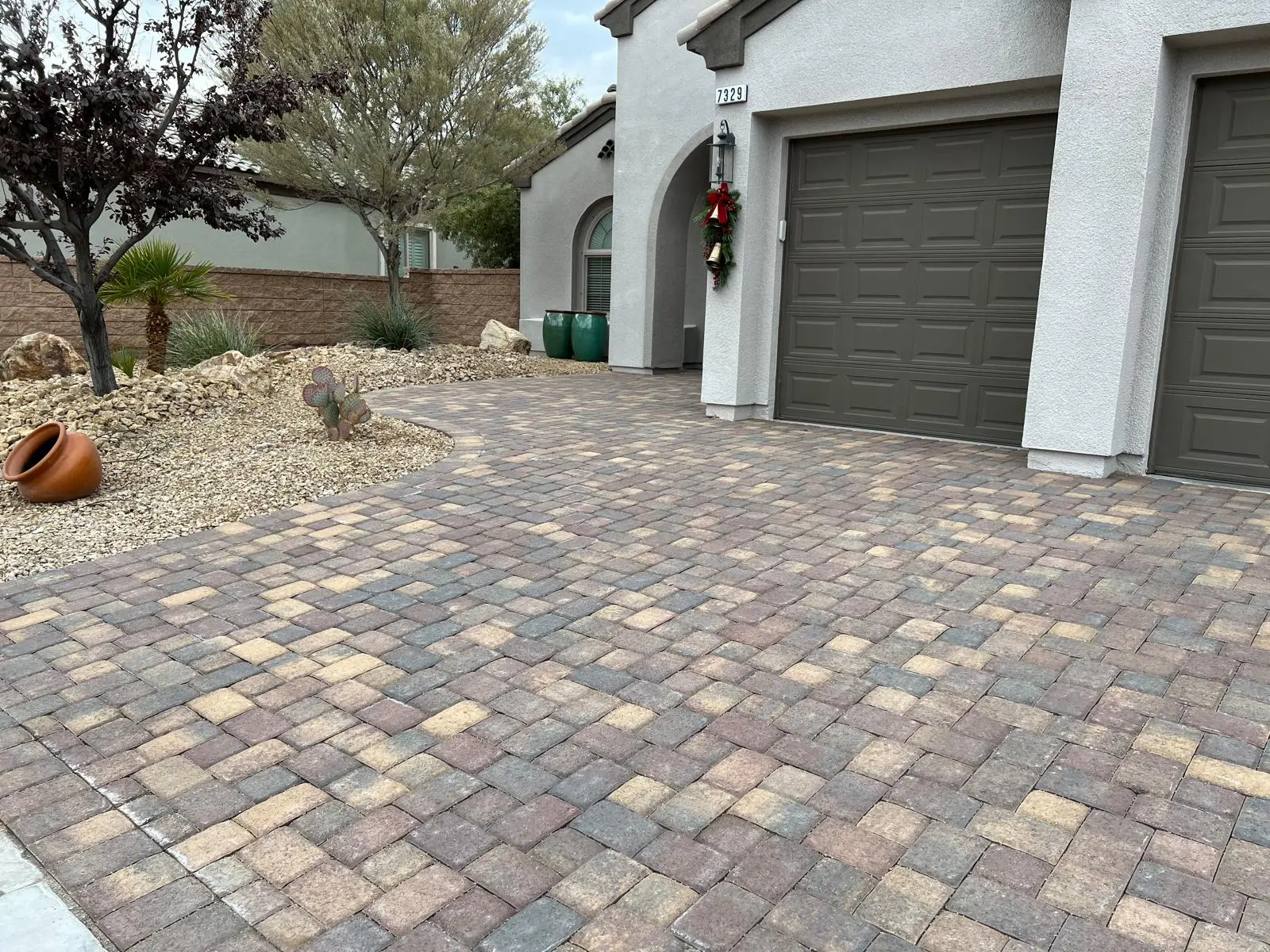 Paver driveway in Las Vegas in a warm tan and brown paver mix