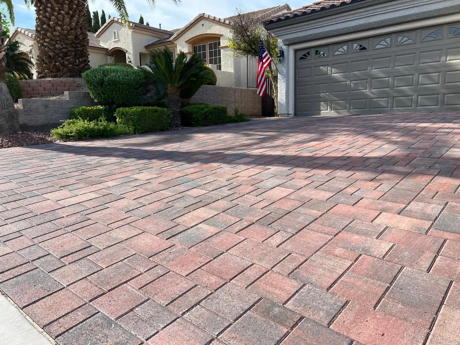 Paver driveway in Las Vegas engineered to carry vehicle weight without cracking