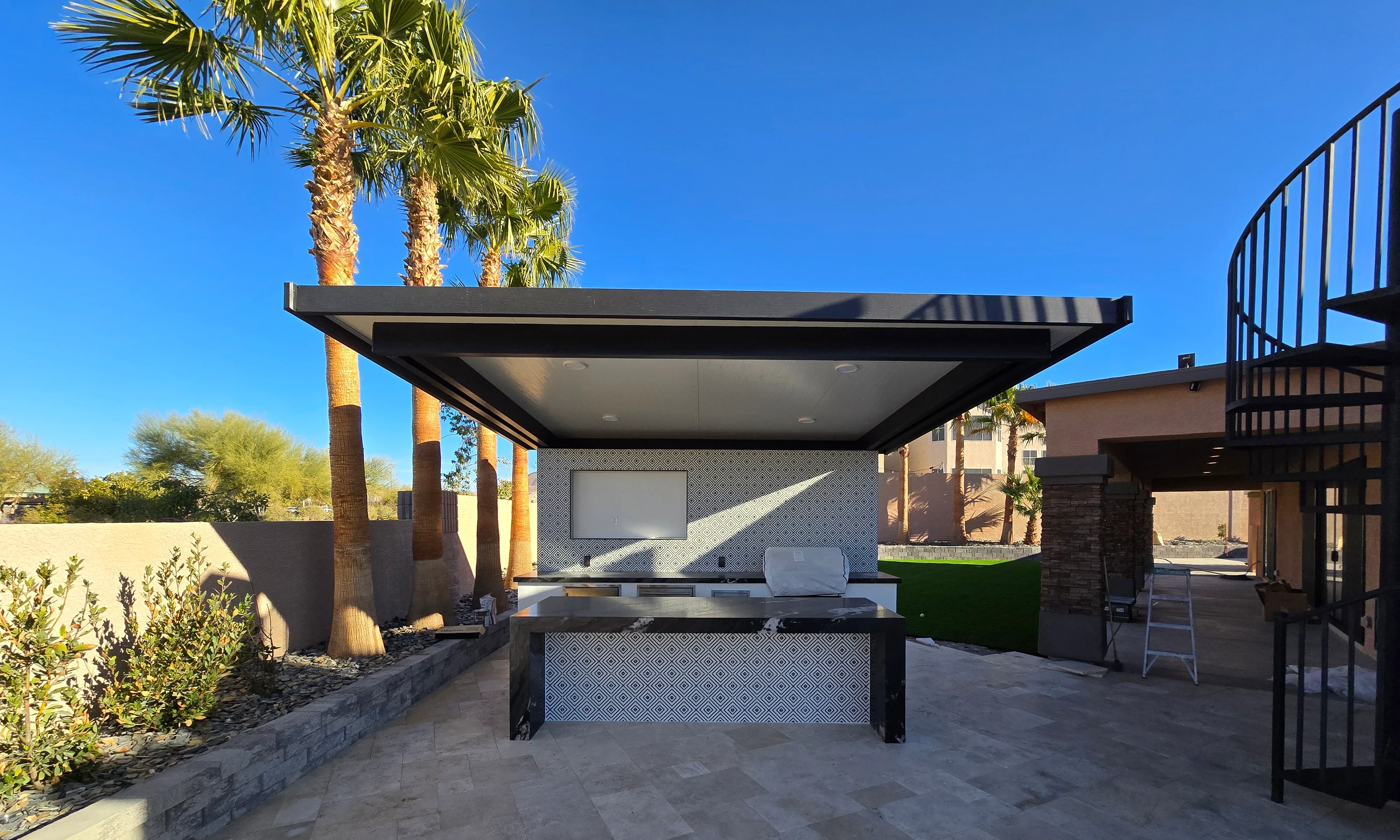 Outdoor kitchen & BBQ pavers in Las Vegas with a built-in grill and durable paver base