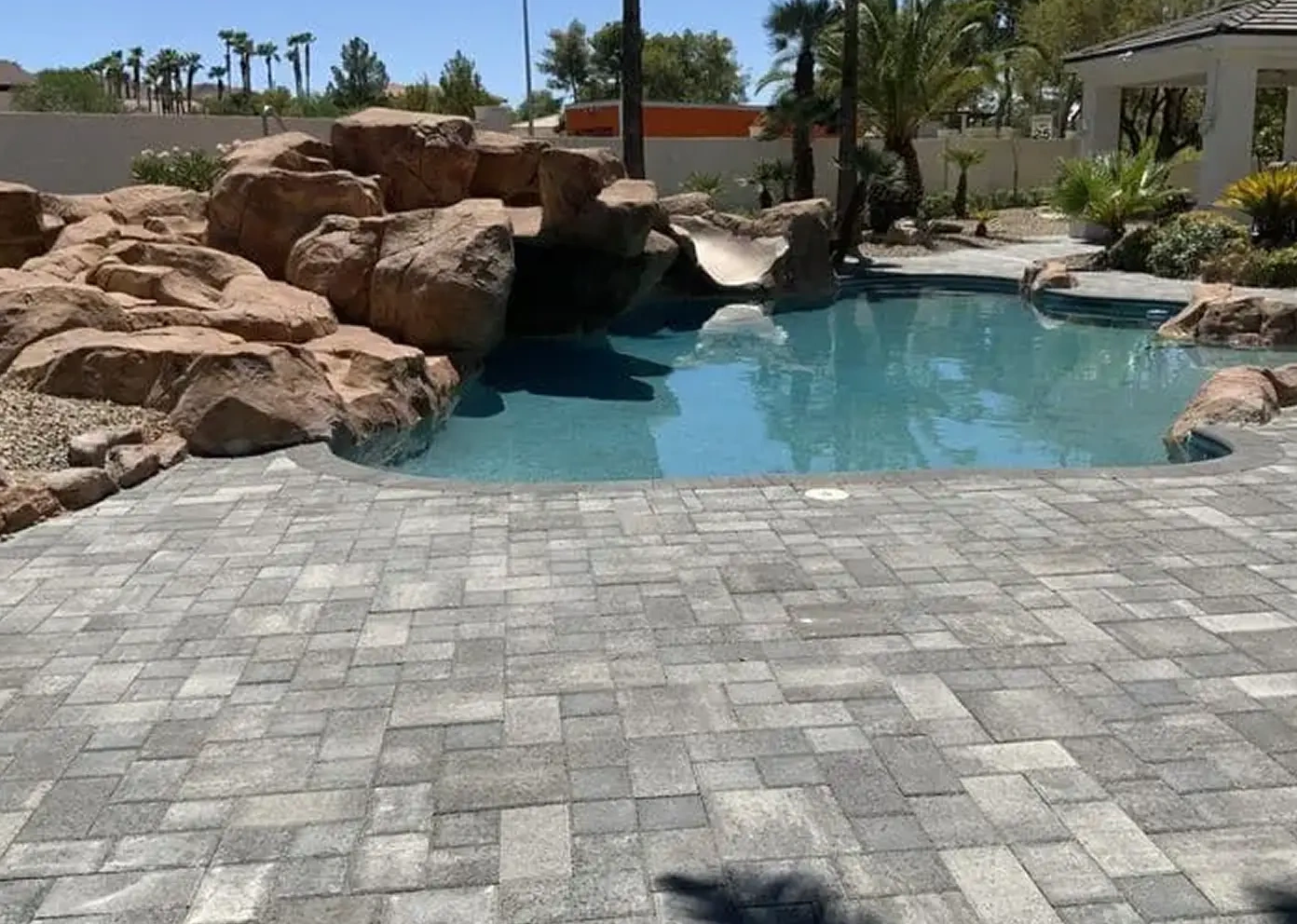 Paver pool deck in Las Vegas in a warm multi-tone paver blend